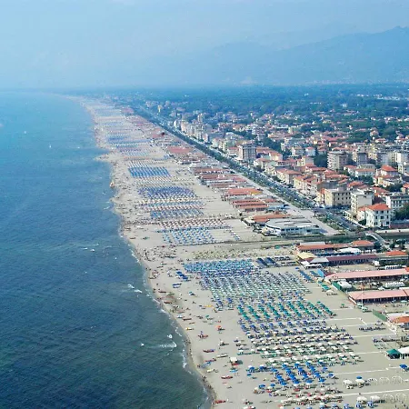 Libeccio By Interhome 度假居 维亚雷焦