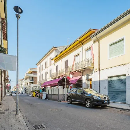 Libeccio By Interhome Dom wakacyjny Viareggio